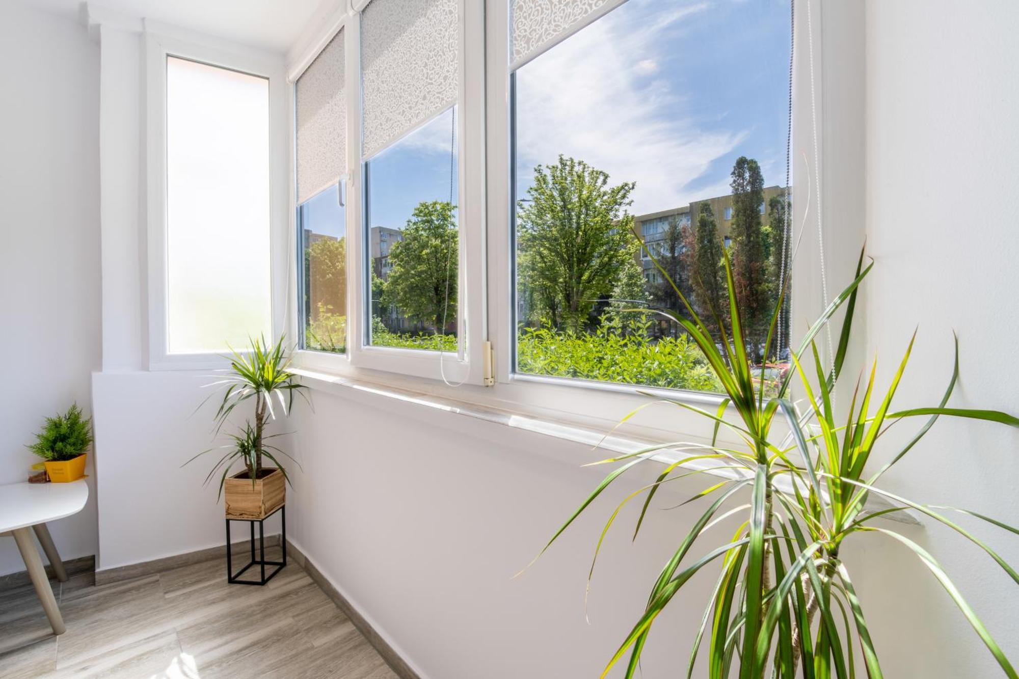 Springhome - Cozy Apartment With Balcony & Parking Брашов Экстерьер фото