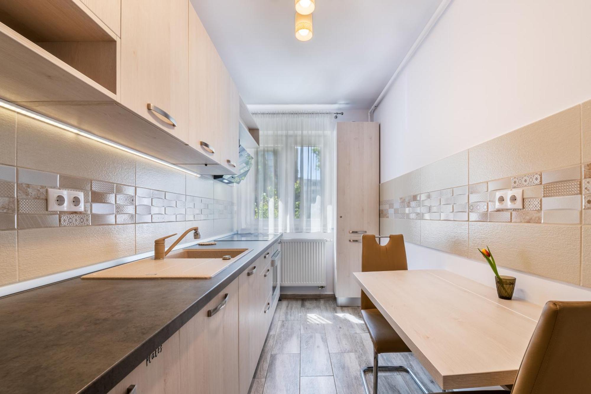 Springhome - Cozy Apartment With Balcony & Parking Брашов Экстерьер фото