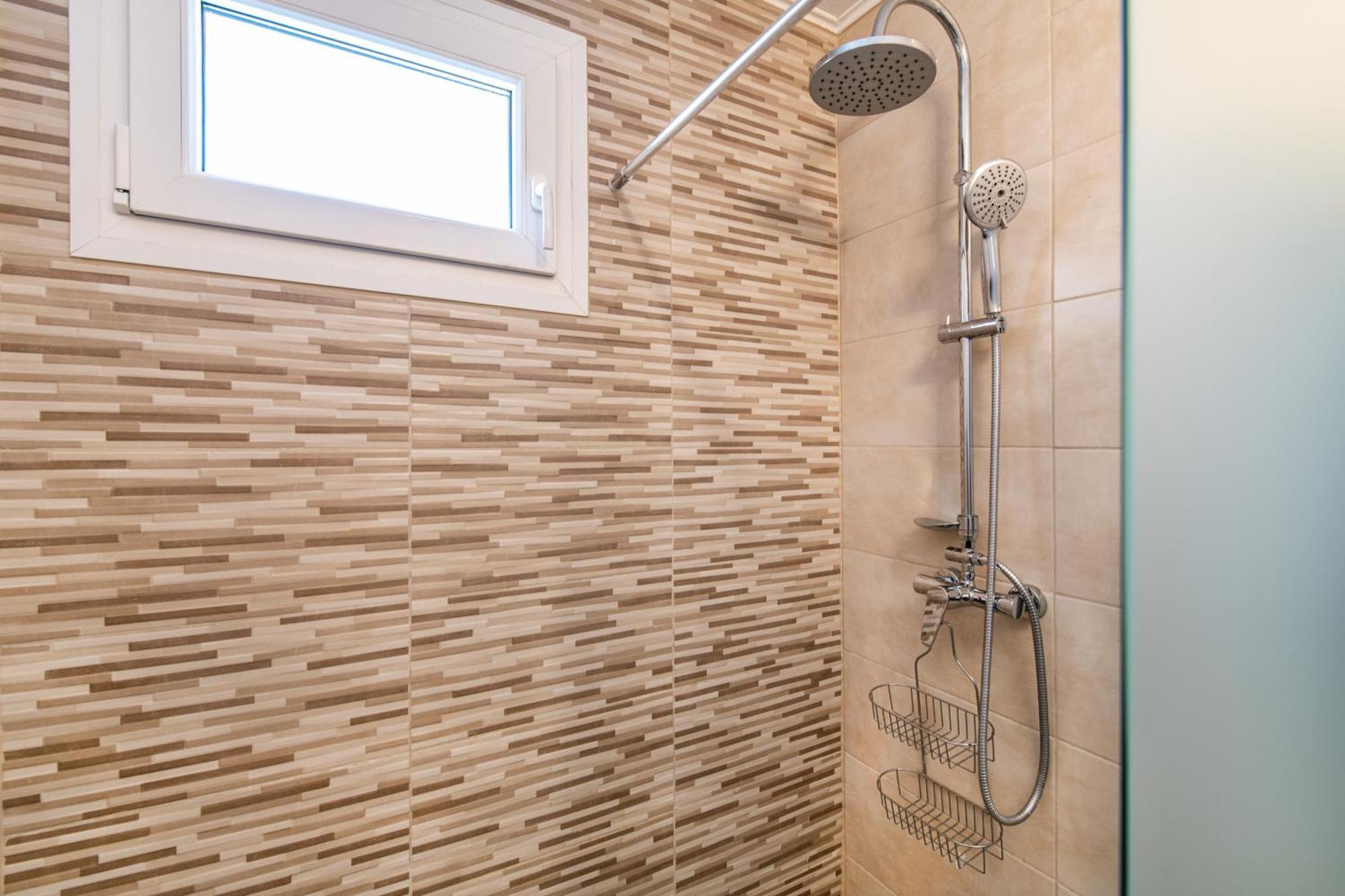 Springhome - Cozy Apartment With Balcony & Parking Брашов Экстерьер фото