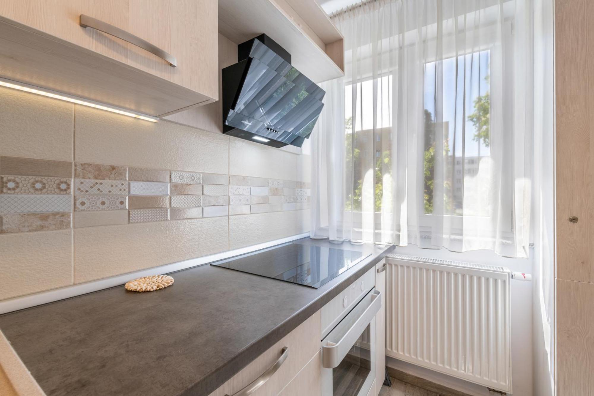 Springhome - Cozy Apartment With Balcony & Parking Брашов Экстерьер фото